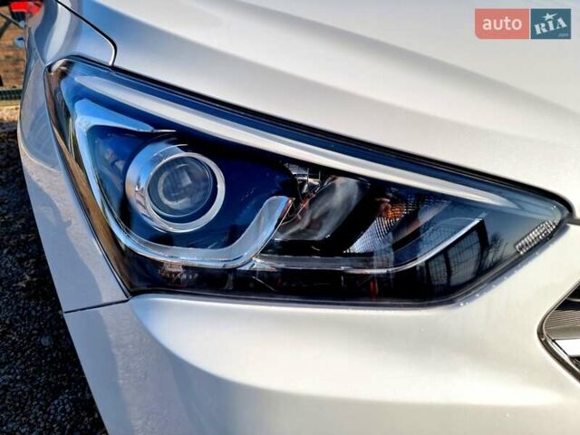 Белый Хендай Санта Фе, объемом двигателя 2.2 л и пробегом 146 тыс. км за 21200 $, фото 7 на Automoto.ua