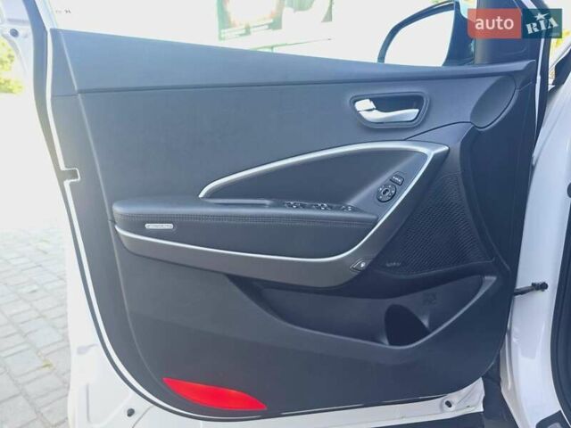 Белый Хендай Санта Фе, объемом двигателя 2.2 л и пробегом 146 тыс. км за 22950 $, фото 82 на Automoto.ua