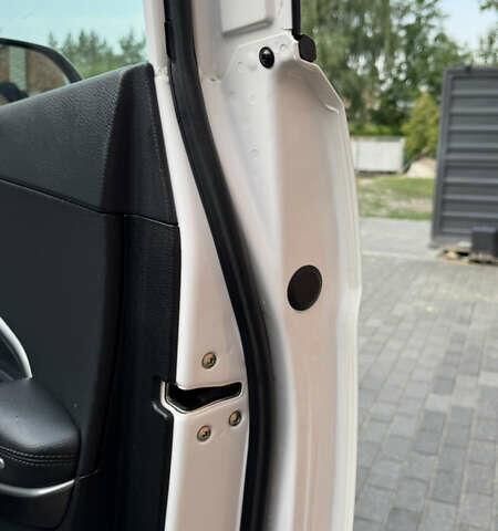 Білий Хендай Санта Фе, об'ємом двигуна 2.2 л та пробігом 141 тис. км за 22500 $, фото 100 на Automoto.ua