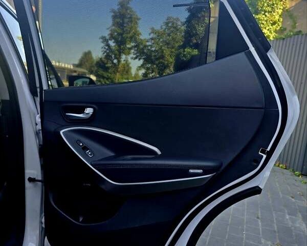 Белый Хендай Санта Фе, объемом двигателя 2.2 л и пробегом 146 тыс. км за 22950 $, фото 62 на Automoto.ua