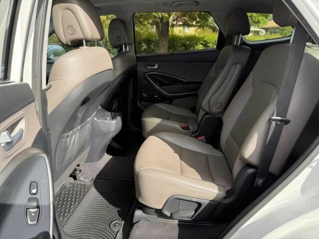 Белый Хендай Санта Фе, объемом двигателя 3.3 л и пробегом 63 тыс. км за 12100 $, фото 9 на Automoto.ua