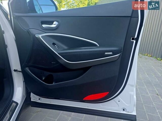 Белый Хендай Санта Фе, объемом двигателя 2.2 л и пробегом 146 тыс. км за 22950 $, фото 52 на Automoto.ua