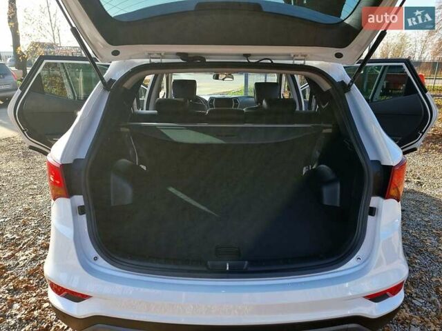 Белый Хендай Санта Фе, объемом двигателя 2.2 л и пробегом 146 тыс. км за 21200 $, фото 23 на Automoto.ua