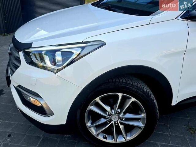 Белый Хендай Санта Фе, объемом двигателя 2.2 л и пробегом 146 тыс. км за 22950 $, фото 20 на Automoto.ua