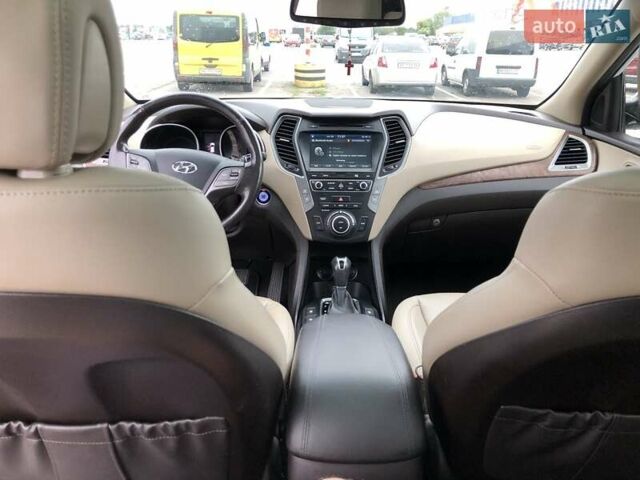 Белый Хендай Санта Фе, объемом двигателя 2.36 л и пробегом 118 тыс. км за 17500 $, фото 7 на Automoto.ua