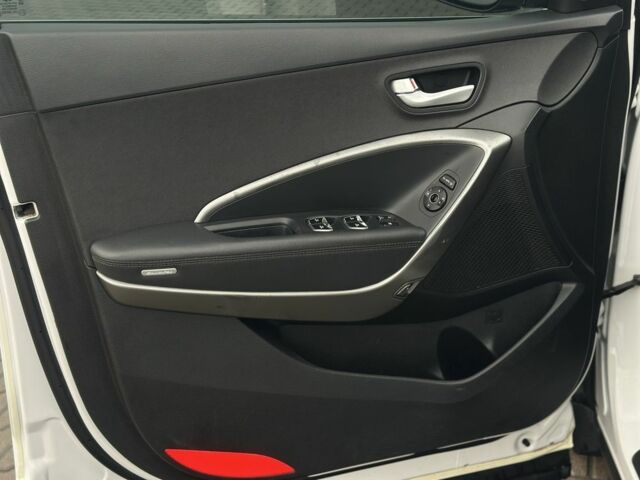 Белый Хендай Санта Фе, объемом двигателя 2.2 л и пробегом 281 тыс. км за 15900 $, фото 17 на Automoto.ua