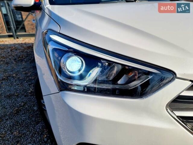 Белый Хендай Санта Фе, объемом двигателя 2.2 л и пробегом 146 тыс. км за 21200 $, фото 17 на Automoto.ua