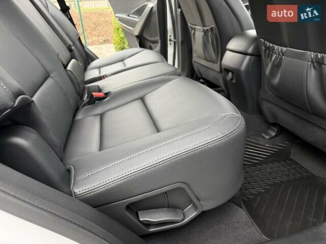 Белый Хендай Санта Фе, объемом двигателя 2.2 л и пробегом 141 тыс. км за 22900 $, фото 37 на Automoto.ua