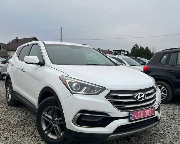 Белый Хендай Санта Фе, объемом двигателя 2.4 л и пробегом 236 тыс. км за 12999 $, фото 2 на Automoto.ua