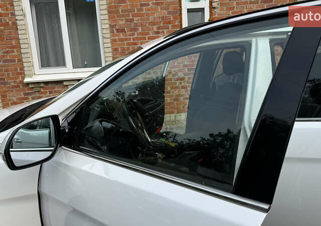 Білий Хендай Санта Фе, об'ємом двигуна 2.2 л та пробігом 141 тис. км за 22500 $, фото 20 на Automoto.ua