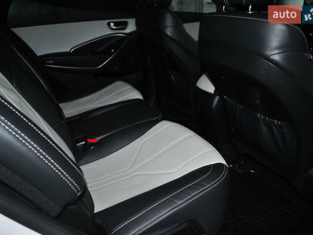 Белый Хендай Санта Фе, объемом двигателя 2.2 л и пробегом 109 тыс. км за 24900 $, фото 48 на Automoto.ua