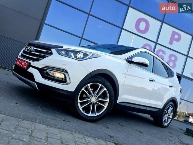 Белый Хендай Санта Фе, объемом двигателя 2.2 л и пробегом 146 тыс. км за 22950 $, фото 2 на Automoto.ua
