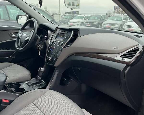 Белый Хендай Санта Фе, объемом двигателя 2.4 л и пробегом 236 тыс. км за 12999 $, фото 11 на Automoto.ua