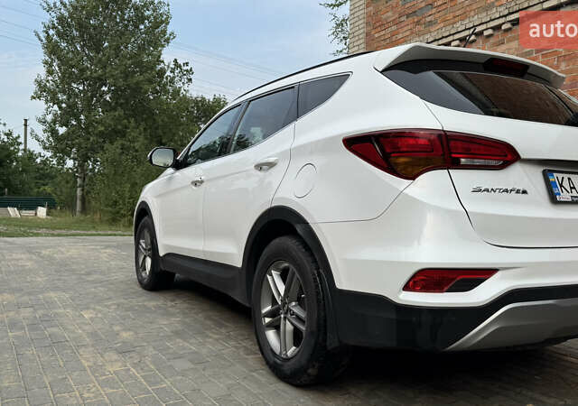 Білий Хендай Санта Фе, об'ємом двигуна 2.2 л та пробігом 141 тис. км за 22500 $, фото 4 на Automoto.ua