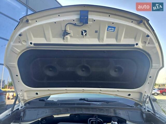 Белый Хендай Санта Фе, объемом двигателя 2.2 л и пробегом 146 тыс. км за 22950 $, фото 94 на Automoto.ua