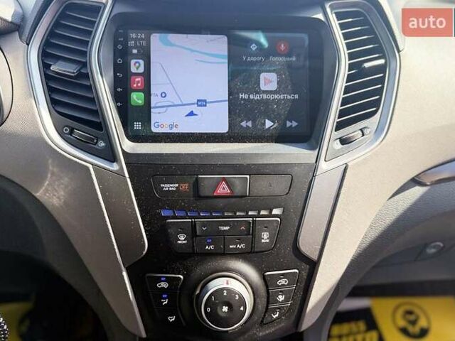 Белый Хендай Санта Фе, объемом двигателя 2.36 л и пробегом 65 тыс. км за 17500 $, фото 19 на Automoto.ua