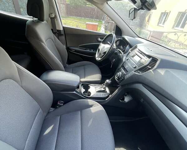 Хендай Санта Фе 2017 в Киеве на Automoto.ua Белый Хендай Санта Фе, объемом двигателя 2.2 л и пробегом 271 тыс. км за 17500 $, фото 16 на Automoto.ua