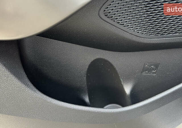 Білий Хендай Санта Фе, об'ємом двигуна 2.2 л та пробігом 141 тис. км за 22500 $, фото 122 на Automoto.ua