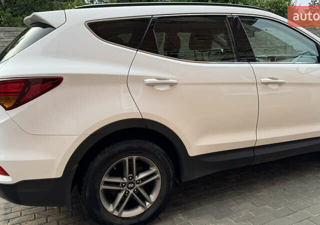 Білий Хендай Санта Фе, об'ємом двигуна 2.2 л та пробігом 141 тис. км за 22500 $, фото 5 на Automoto.ua