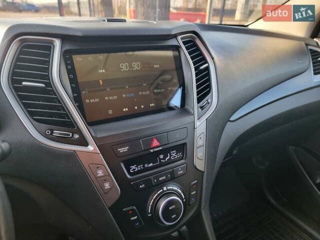 Белый Хендай Санта Фе, объемом двигателя 2.2 л и пробегом 146 тыс. км за 21200 $, фото 45 на Automoto.ua