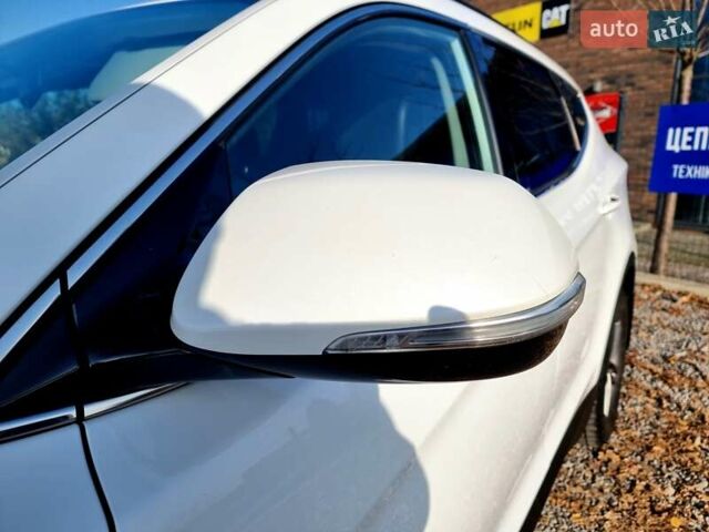 Белый Хендай Санта Фе, объемом двигателя 2.2 л и пробегом 146 тыс. км за 21200 $, фото 11 на Automoto.ua