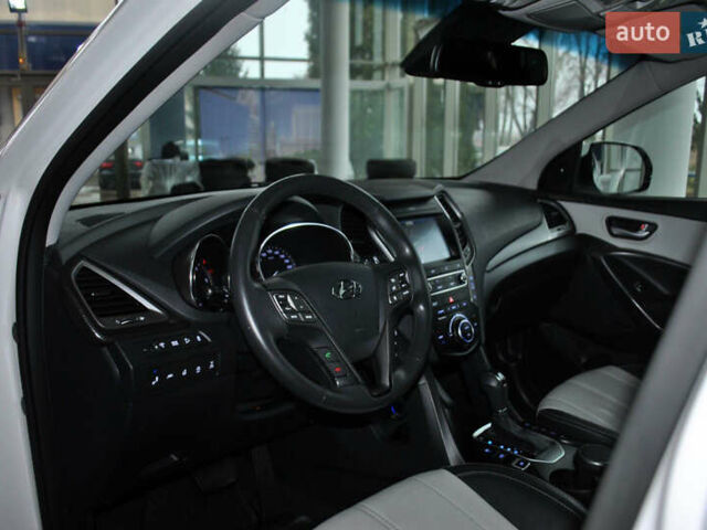 Белый Хендай Санта Фе, объемом двигателя 2.2 л и пробегом 109 тыс. км за 24900 $, фото 24 на Automoto.ua