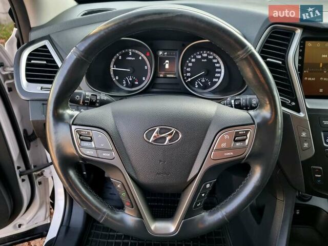 Белый Хендай Санта Фе, объемом двигателя 2.2 л и пробегом 146 тыс. км за 21200 $, фото 37 на Automoto.ua