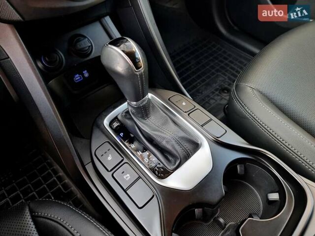 Белый Хендай Санта Фе, объемом двигателя 2.2 л и пробегом 146 тыс. км за 21200 $, фото 41 на Automoto.ua