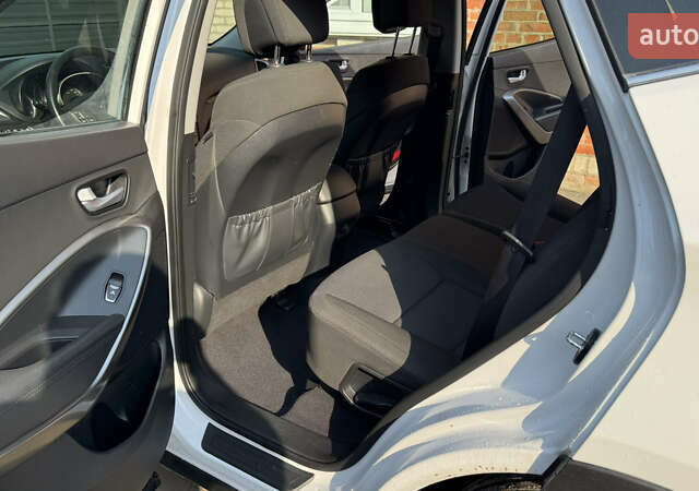 Білий Хендай Санта Фе, об'ємом двигуна 2.2 л та пробігом 141 тис. км за 22500 $, фото 143 на Automoto.ua