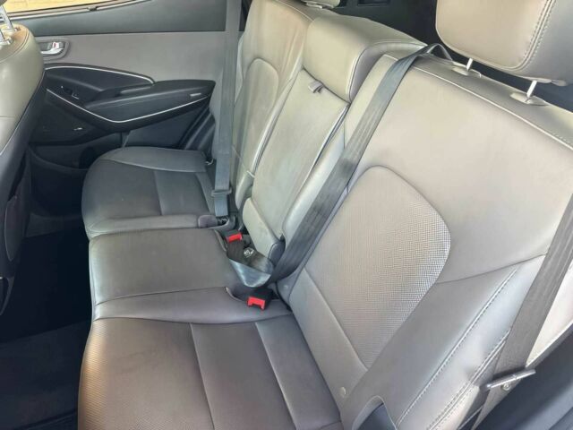 Белый Хендай Санта Фе, объемом двигателя 2.4 л и пробегом 63 тыс. км за 8000 $, фото 9 на Automoto.ua