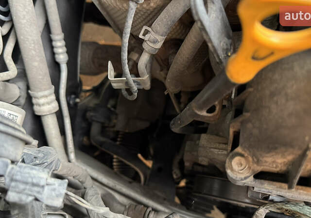 Білий Хендай Санта Фе, об'ємом двигуна 2.2 л та пробігом 141 тис. км за 22500 $, фото 31 на Automoto.ua