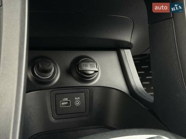 Белый Хендай Санта Фе, объемом двигателя 2.2 л и пробегом 141 тыс. км за 22900 $, фото 55 на Automoto.ua