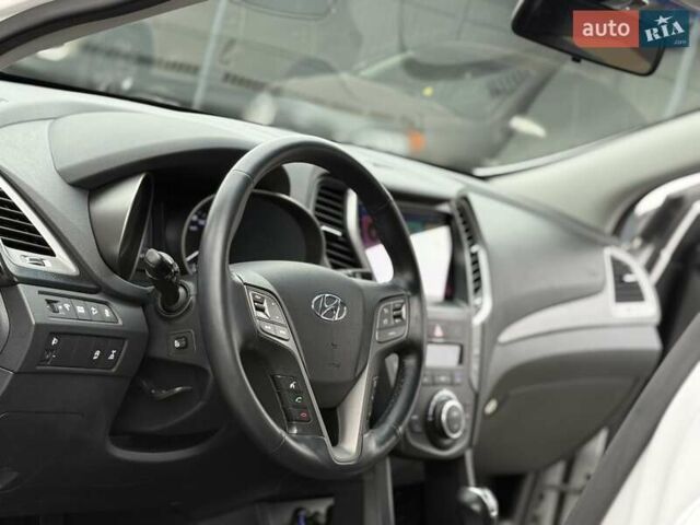 Белый Хендай Санта Фе, объемом двигателя 2.2 л и пробегом 141 тыс. км за 22900 $, фото 39 на Automoto.ua