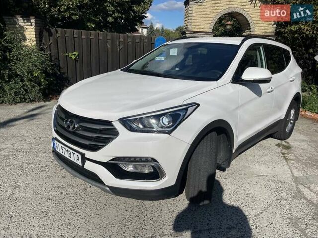 Хендай Санта Фе 2017 в Киеве на Automoto.ua Белый Хендай Санта Фе, объемом двигателя 2.2 л и пробегом 271 тыс. км за 17500 $, фото 1 на Automoto.ua