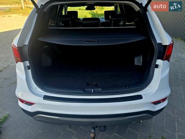 Белый Хендай Санта Фе, объемом двигателя 2.2 л и пробегом 146 тыс. км за 22950 $, фото 64 на Automoto.ua