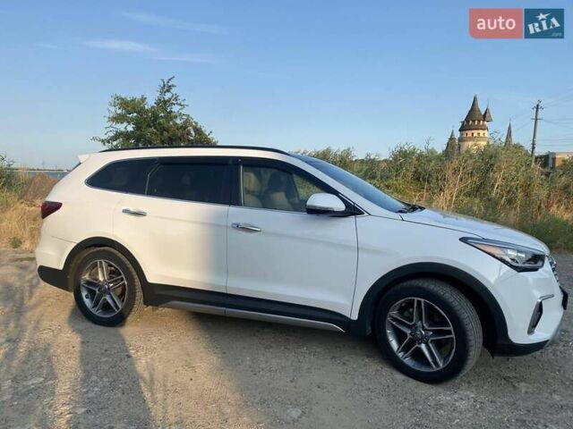 Белый Хендай Санта Фе, объемом двигателя 3.34 л и пробегом 92 тыс. км за 22500 $, фото 4 на Automoto.ua