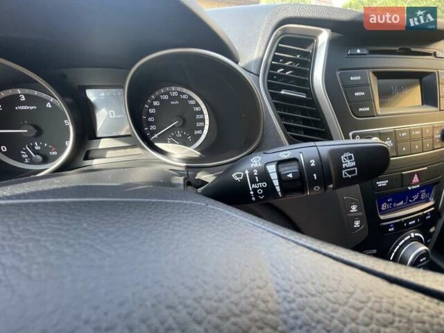 Хендай Санта Фе 2017 в Киеве на Automoto.ua Белый Хендай Санта Фе, объемом двигателя 2.2 л и пробегом 271 тыс. км за 17500 $, фото 23 на Automoto.ua