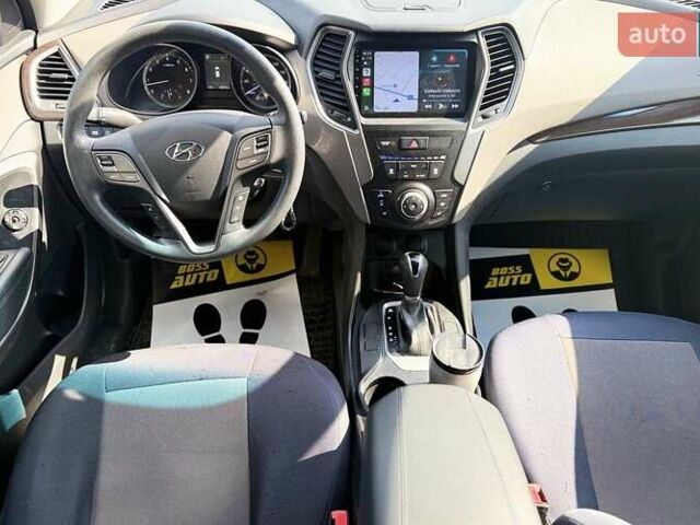 Белый Хендай Санта Фе, объемом двигателя 2.36 л и пробегом 65 тыс. км за 17500 $, фото 17 на Automoto.ua