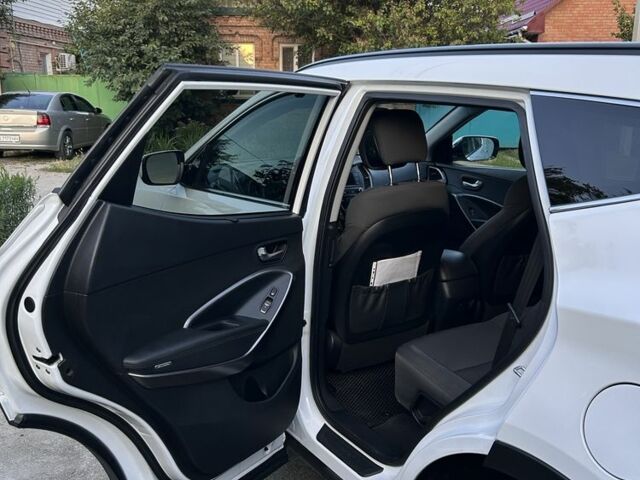 Белый Хендай Санта Фе, объемом двигателя 2.4 л и пробегом 920 тыс. км за 15500 $, фото 3 на Automoto.ua