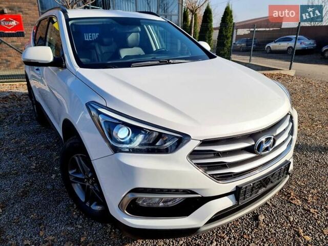 Белый Хендай Санта Фе, объемом двигателя 2.2 л и пробегом 146 тыс. км за 21200 $, фото 2 на Automoto.ua