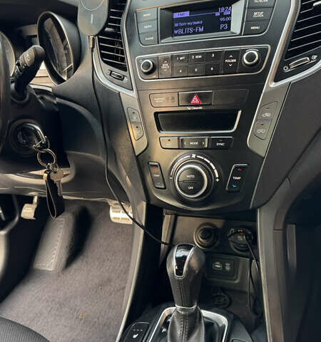 Білий Хендай Санта Фе, об'ємом двигуна 2.2 л та пробігом 141 тис. км за 22500 $, фото 77 на Automoto.ua