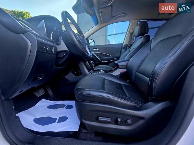 Белый Хендай Санта Фе, объемом двигателя 2.2 л и пробегом 146 тыс. км за 22950 $, фото 78 на Automoto.ua