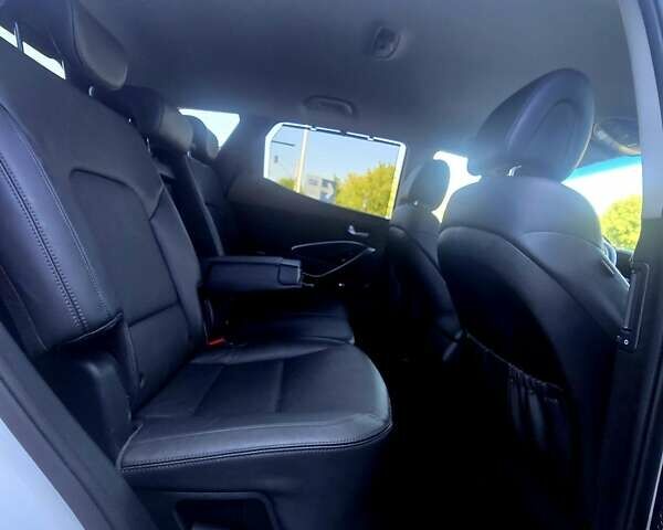 Белый Хендай Санта Фе, объемом двигателя 2.2 л и пробегом 146 тыс. км за 22950 $, фото 61 на Automoto.ua