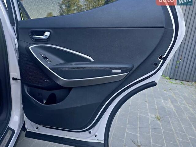 Белый Хендай Санта Фе, объемом двигателя 2.2 л и пробегом 146 тыс. км за 22950 $, фото 63 на Automoto.ua