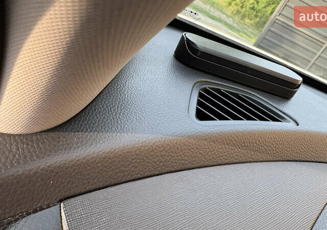 Білий Хендай Санта Фе, об'ємом двигуна 2.2 л та пробігом 141 тис. км за 22500 $, фото 41 на Automoto.ua