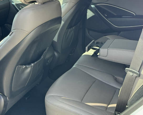 Хендай Санта Фе 2017 в Ивано-Франковске на Automoto.ua Белый Хендай Санта Фе, объемом двигателя 2.36 л и пробегом 73 тыс. км за 11900 $, фото 15 на Automoto.ua