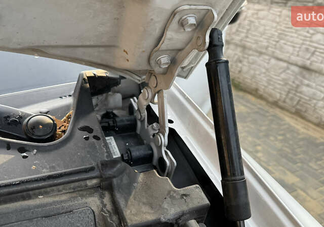 Білий Хендай Санта Фе, об'ємом двигуна 2.2 л та пробігом 141 тис. км за 22500 $, фото 37 на Automoto.ua