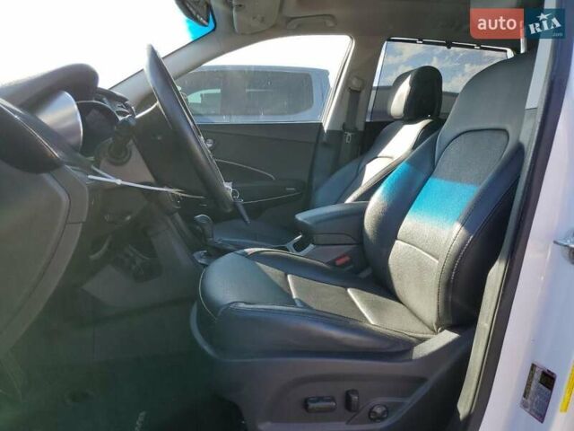 Белый Хендай Санта Фе, объемом двигателя 2 л и пробегом 127 тыс. км за 2000 $, фото 6 на Automoto.ua