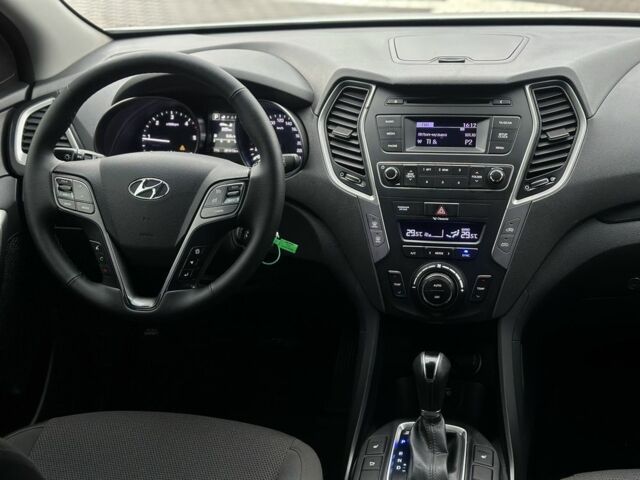 Белый Хендай Санта Фе, объемом двигателя 2.2 л и пробегом 281 тыс. км за 15900 $, фото 11 на Automoto.ua