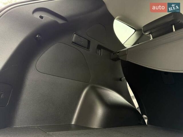 Белый Хендай Санта Фе, объемом двигателя 2.2 л и пробегом 141 тыс. км за 22900 $, фото 63 на Automoto.ua